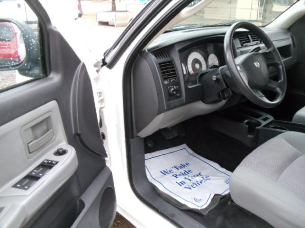 2010 White /Grey Dodge Dakota Bighorn (1D7RW3GP2AS) with an 4.7L V8 SOHC 16V FFV engine, 5-Speed Automatic transmission, located at 5465 Highway 2 W., Columbia Falls, MT, 59912, (406) 892-4407, 48.352188, -114.240929 - 4.7L V8 Cruise AC CD Tilt wheel Towing Power windows door locks and mirrors Brand new tires. - Photo #17
