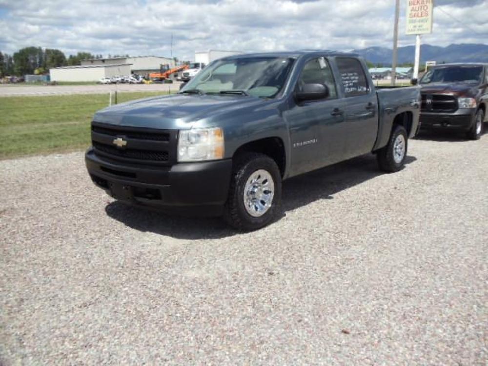 2009 Blue /Gray Chevrolet Silverado 1500 LS Crew Cab 4WD (3GCEK13C59G) with an 4.8L V8 OHV 16V engine, 4-Speed Automatic transmission, located at 5465 Highway 2 W., Columbia Falls, MT, 59912, (406) 892-4407, 48.352188, -114.240929 - Keyless entry Cruise control AC CD Power windows door locks and mirrors Towing 6 Passenger - Photo #2