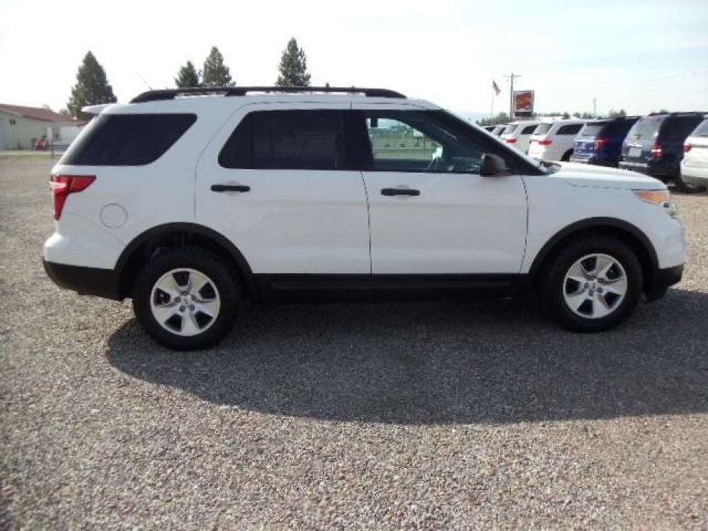 2014 White /Grey Ford Explorer Base 4WD (1FM5K8B85EG) with an 3.5L V6 DOHC 24V engine, 6-Speed Automatic transmission, located at 5465 Highway 2 W., Columbia Falls, MT, 59912, (406) 892-4407, 48.352188, -114.240929 - Photo #8