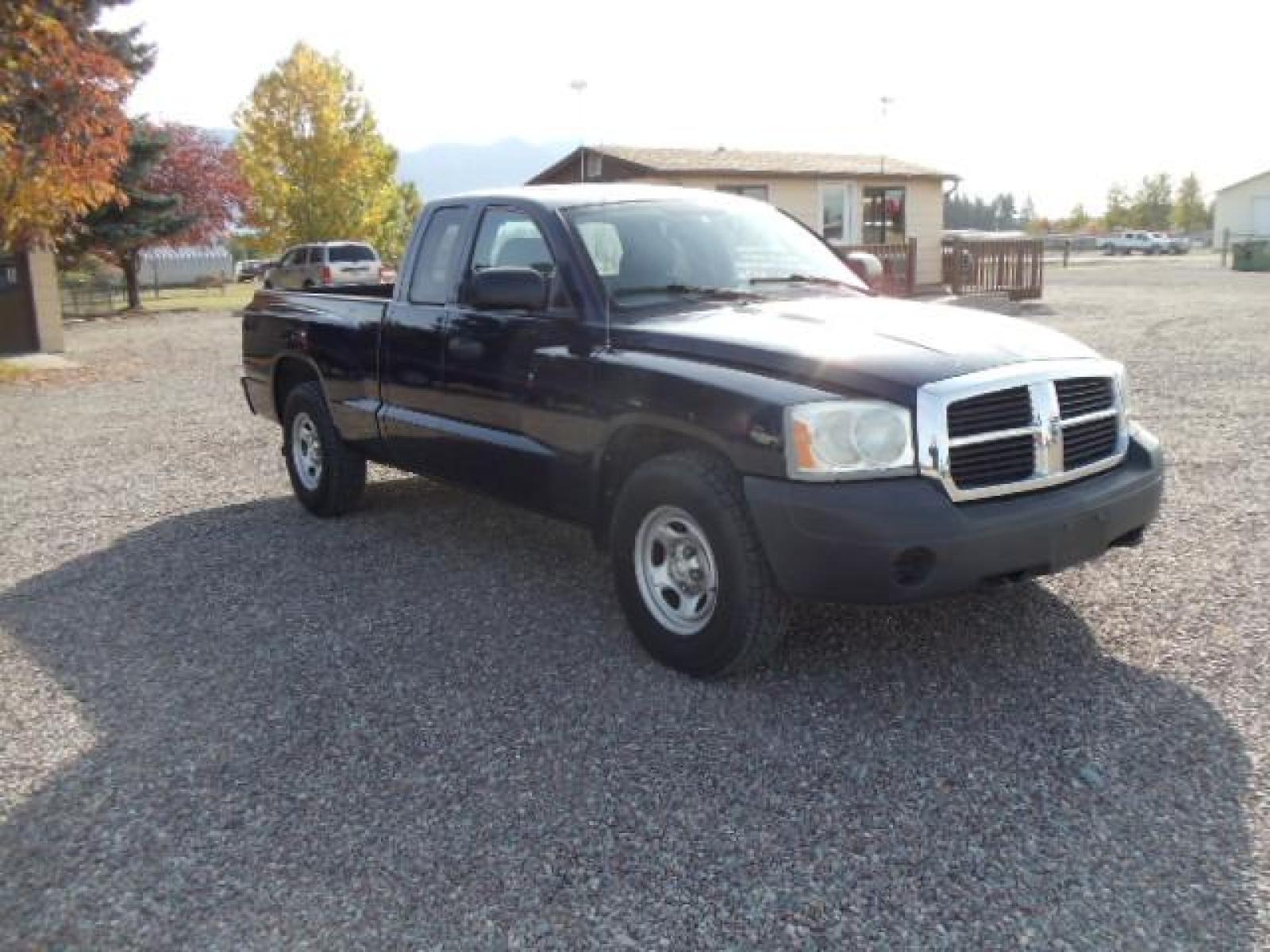 2007 Blue /Gray Dodge Dakota ST Club Cab 4WD (1D7HW22P27S) with an 4.7L V8 FFV engine, Automatic transmission, located at 5465 Highway 2 W., Columbia Falls, MT, 59912, (406) 892-4407, 48.352188, -114.240929 - Keyless entry Cruise control AC CD Tilt Wheel Power seat drivers only Power windows door locks and mirrors Near new tires - Photo #0