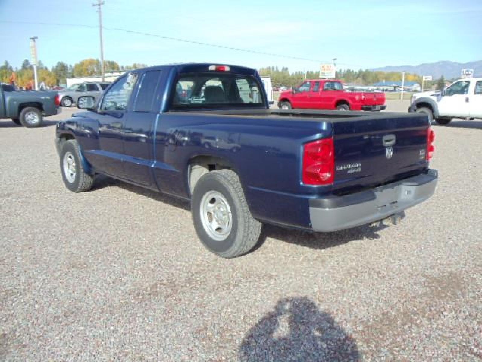 2007 Blue /Gray Dodge Dakota ST Club Cab 4WD (1D7HW22P27S) with an 4.7L V8 FFV engine, Automatic transmission, located at 5465 Highway 2 W., Columbia Falls, MT, 59912, (406) 892-4407, 48.352188, -114.240929 - Keyless entry Cruise control AC CD Tilt Wheel Power seat drivers only Power windows door locks and mirrors Near new tires - Photo #4
