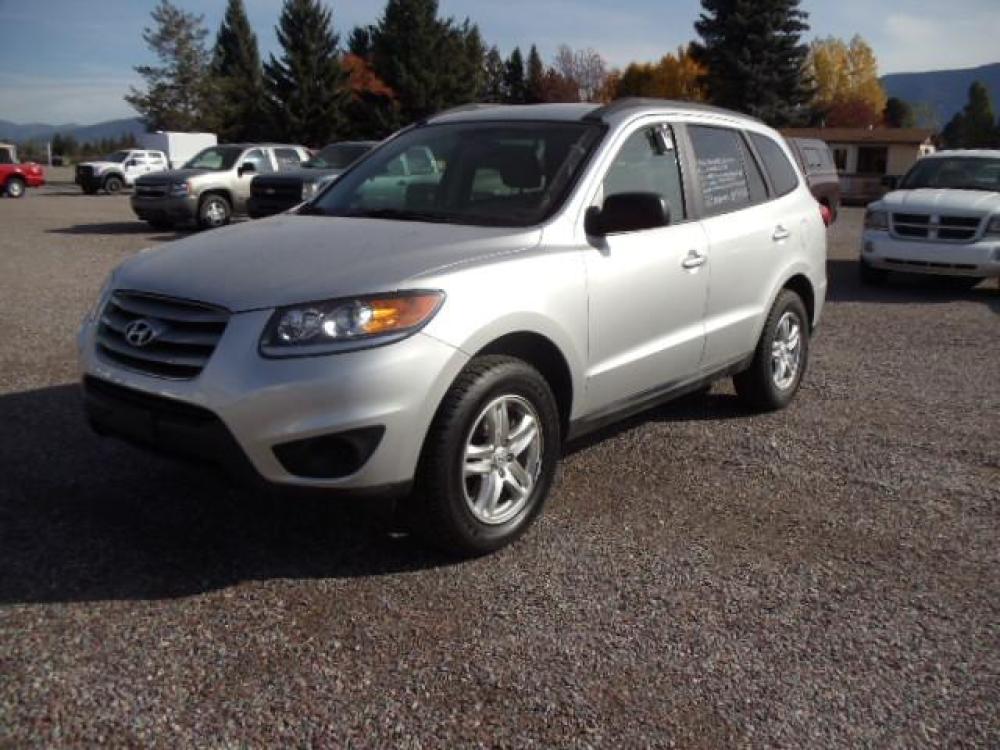 2012 Silver /Gray Hyundai Santa Fe GLS 2.4 4WD (5XYZGDAB4CG) with an 2.4L L4 DOHC 16V engine, 6-Speed Automatic transmission, located at 5465 Highway 2 W., Columbia Falls, MT, 59912, (406) 892-4407, 48.352188, -114.240929 - Photo #2