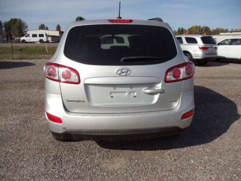 2012 Silver /Gray Hyundai Santa Fe GLS 2.4 4WD (5XYZGDAB4CG) with an 2.4L L4 DOHC 16V engine, 6-Speed Automatic transmission, located at 5465 Highway 2 W., Columbia Falls, MT, 59912, (406) 892-4407, 48.352188, -114.240929 - Photo #5