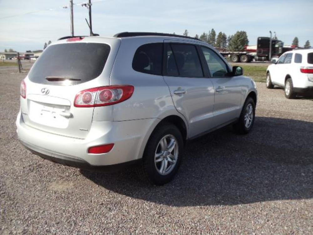 2012 Silver /Gray Hyundai Santa Fe GLS 2.4 4WD (5XYZGDAB4CG) with an 2.4L L4 DOHC 16V engine, 6-Speed Automatic transmission, located at 5465 Highway 2 W., Columbia Falls, MT, 59912, (406) 892-4407, 48.352188, -114.240929 - Photo #8