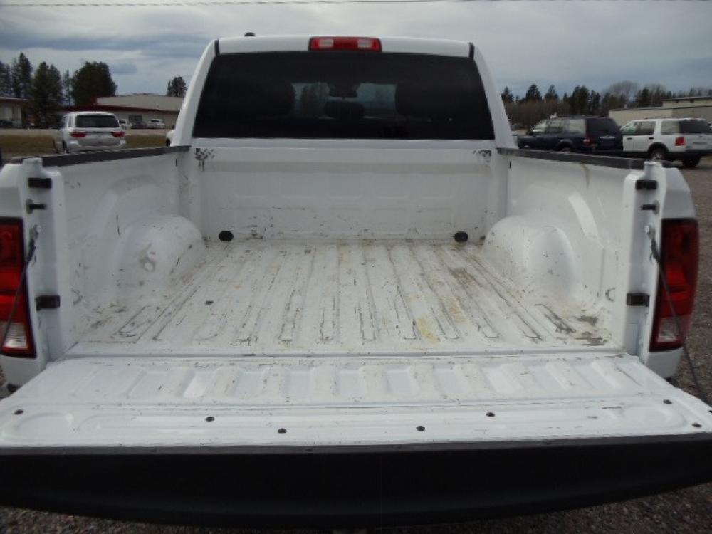 2014 White /Gray RAM 1500 Tradesman Crew Cab SWB 4WD (1C6RR7KG5ES) with an 3.6L V6 DOHC 24V FFV engine, 6-Speed Automatic transmission, located at 5465 Highway 2 W., Columbia Falls, MT, 59912, (406) 892-4407, 48.352188, -114.240929 - Photo #7