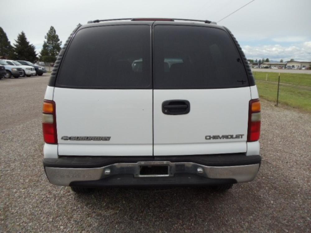2000 White /Silver Chevrolet Suburban K2500 4WD (3GNGK26U6YG) with an 6.0L V8 OHV 16V engine, 4-Speed Automatic Overdrive transmission, located at 5465 Highway 2 W., Columbia Falls, MT, 59912, (406) 892-4407, 48.352188, -114.240929 - Photo #5
