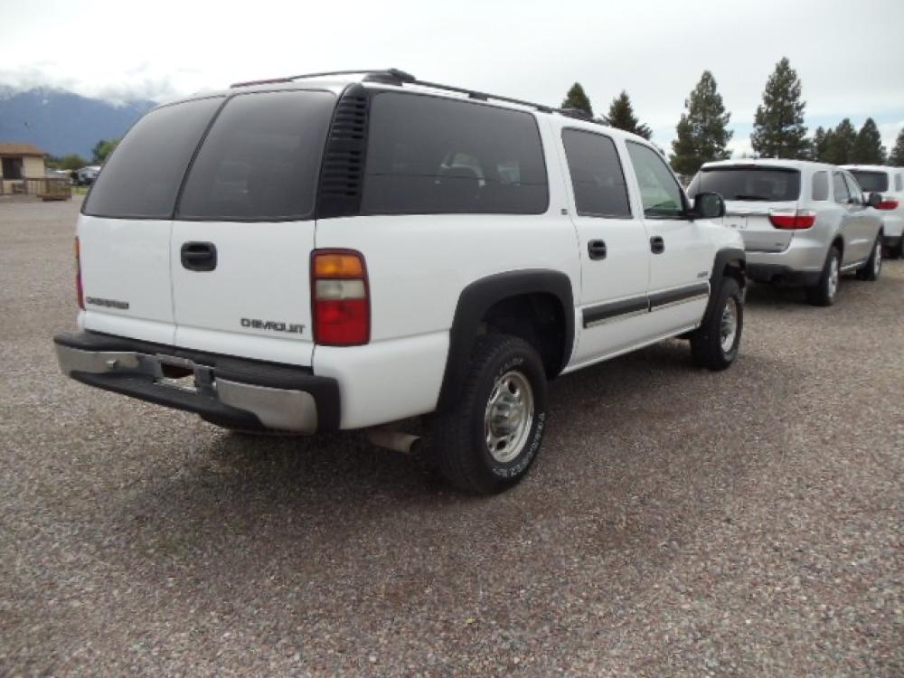 2000 White /Silver Chevrolet Suburban K2500 4WD (3GNGK26U6YG) with an 6.0L V8 OHV 16V engine, 4-Speed Automatic Overdrive transmission, located at 5465 Highway 2 W., Columbia Falls, MT, 59912, (406) 892-4407, 48.352188, -114.240929 - Photo #6