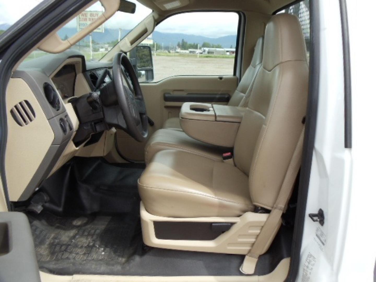 2009 White /Tan Ford F-350 SD XL 2WD (1FDSF30599E) with an 5.4L V8 SOHC 24V engine, Automatic transmission, located at 5465 Highway 2 W., Columbia Falls, MT, 59912, (406) 892-4407, 48.352188, -114.240929 - Photo#15