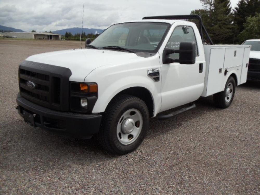 2009 White /Tan Ford F-350 SD XL 2WD (1FDSF30599E) with an 5.4L V8 SOHC 24V engine, Automatic transmission, located at 5465 Highway 2 W., Columbia Falls, MT, 59912, (406) 892-4407, 48.352188, -114.240929 - Photo #2