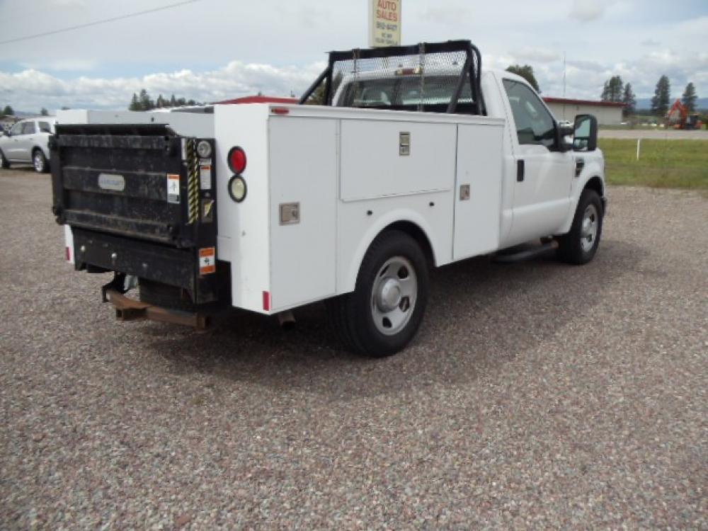 2009 White /Tan Ford F-350 SD XL 2WD (1FDSF30599E) with an 5.4L V8 SOHC 24V engine, Automatic transmission, located at 5465 Highway 2 W., Columbia Falls, MT, 59912, (406) 892-4407, 48.352188, -114.240929 - Photo #8
