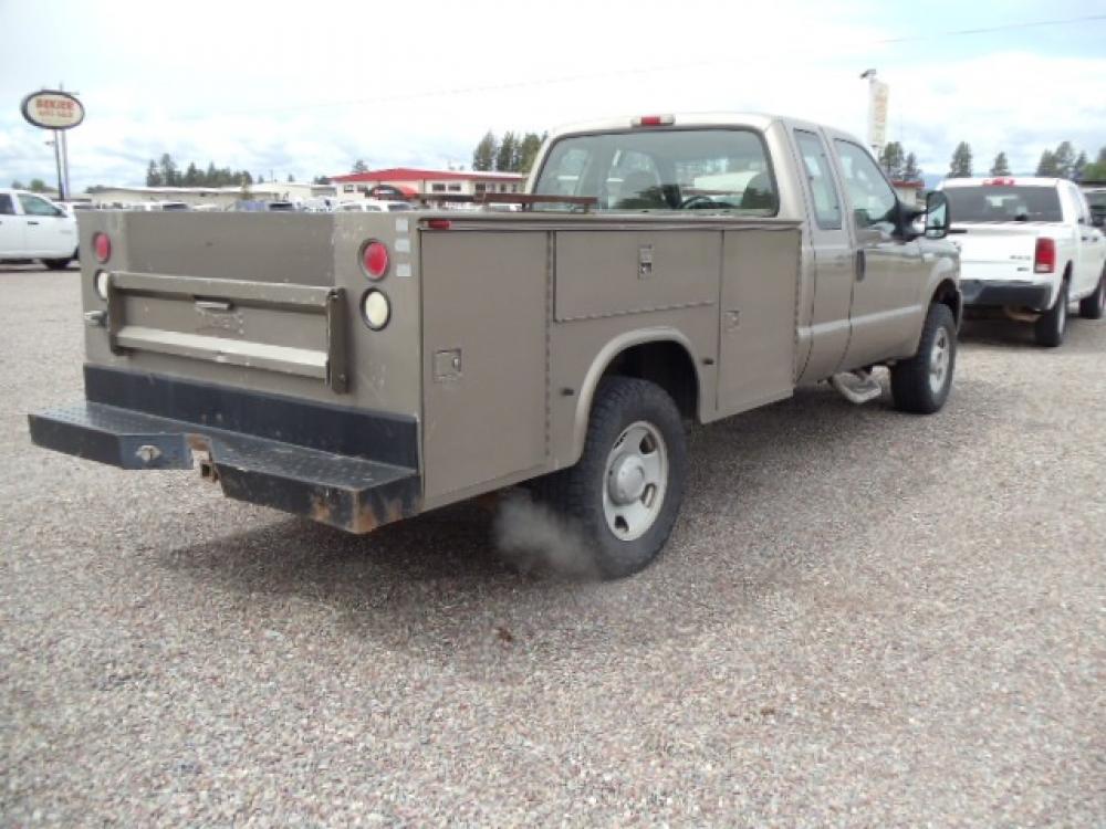2005 Tan /Tan Ford F-350 SD Lariat SuperCab 4WD (1FDSX35Y05E) with an 6.8L V10 SOHC 30V engine, Automatic transmission, located at 5465 Highway 2 W., Columbia Falls, MT, 59912, (406) 892-4407, 48.352188, -114.240929 - Photo #9