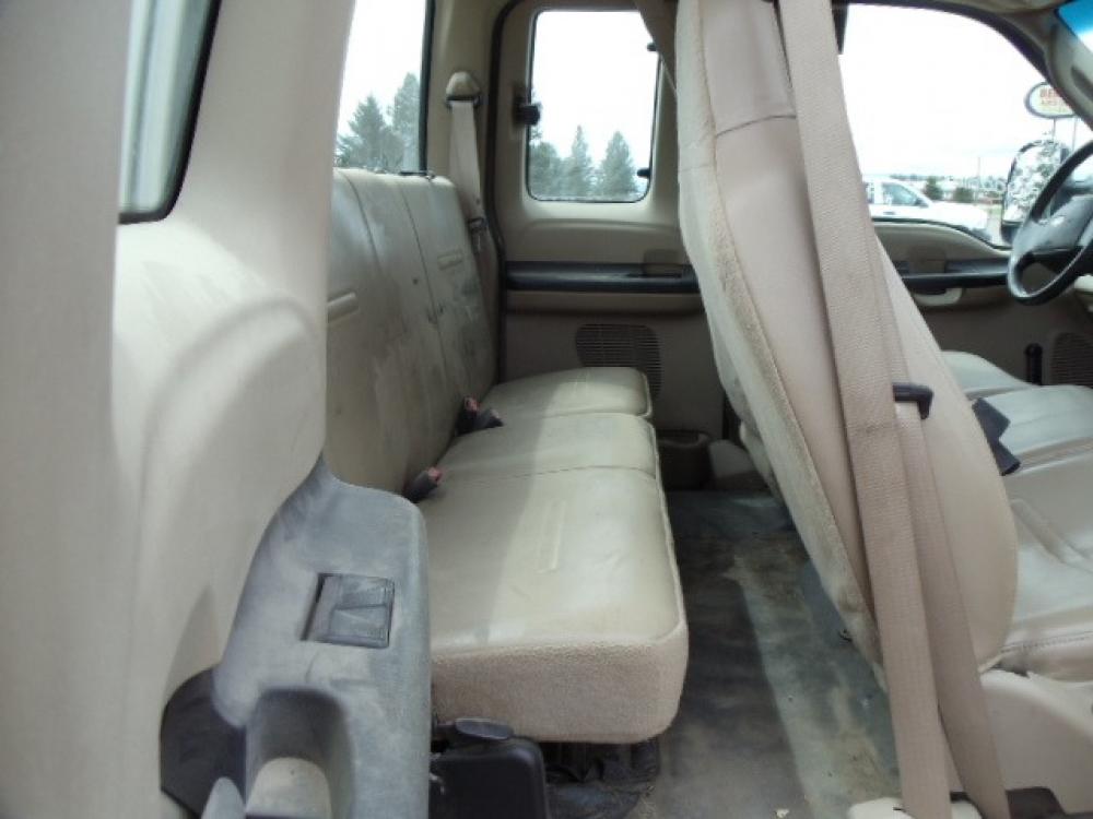 2005 Tan /Tan Ford F-350 SD Lariat SuperCab 4WD (1FDSX35Y05E) with an 6.8L V10 SOHC 30V engine, Automatic transmission, located at 5465 Highway 2 W., Columbia Falls, MT, 59912, (406) 892-4407, 48.352188, -114.240929 - Photo #16