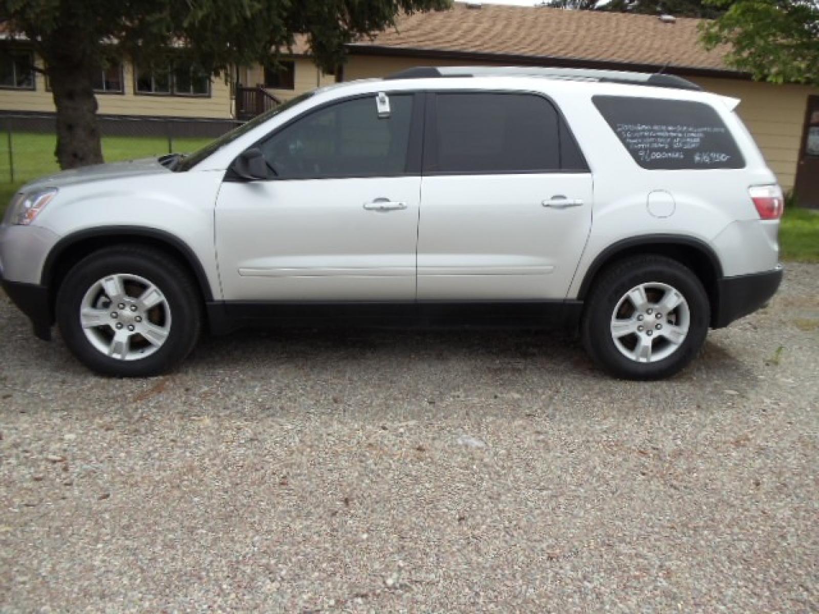 2010 Silver /Gray GMC Acadia SLE AWD (1GKLVLED0AJ) with an 3.6L V6 DOHC 24V engine, 6-Speed Automatic transmission, located at 5465 Highway 2 W., Columbia Falls, MT, 59912, (406) 892-4407, 48.352188, -114.240929 - Photo #3