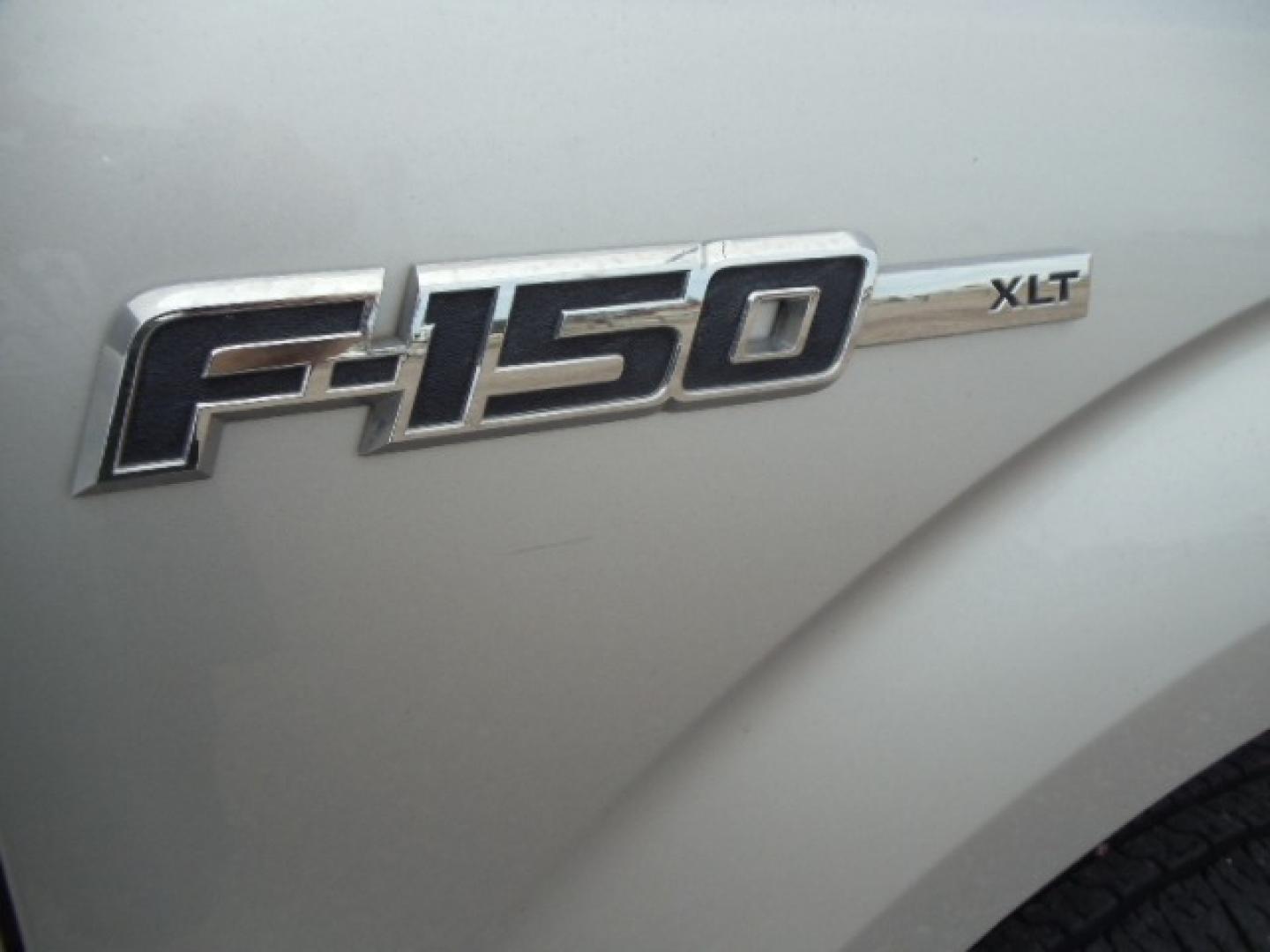 2013 Silver /Gray Ford F-150 XLT SuperCrew 4WD (1FTFW1EF3DK) with an 5.0L V8 engine, 6-Speed Automatic transmission, located at 5465 Highway 2 W., Columbia Falls, MT, 59912, (406) 892-4407, 48.352188, -114.240929 - Photo#10