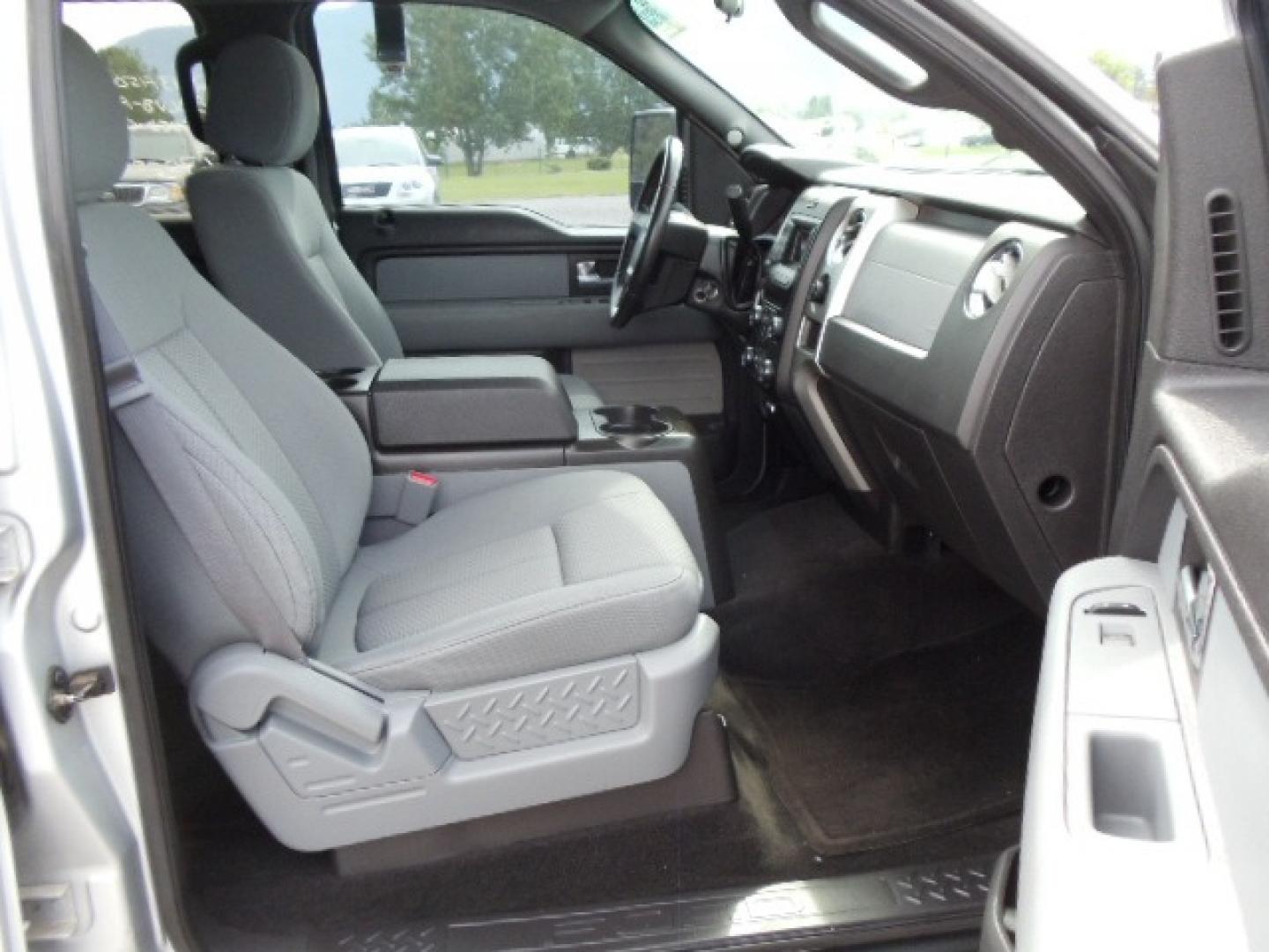 2013 Silver /Gray Ford F-150 XLT SuperCrew 4WD (1FTFW1EF3DK) with an 5.0L V8 engine, 6-Speed Automatic transmission, located at 5465 Highway 2 W., Columbia Falls, MT, 59912, (406) 892-4407, 48.352188, -114.240929 - Photo#13