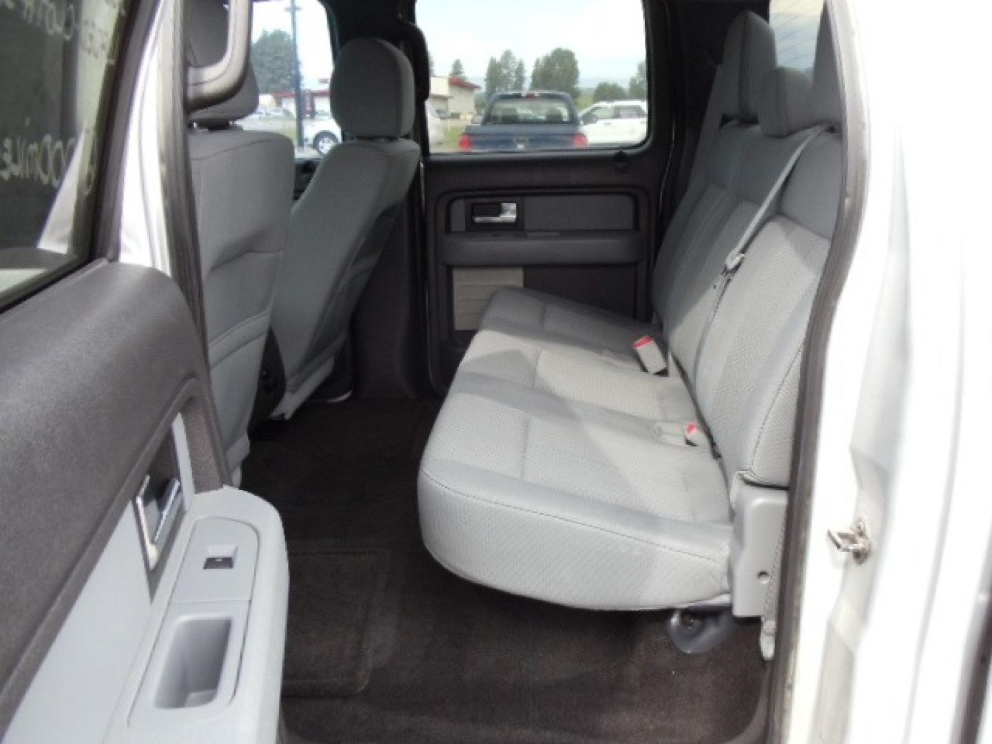 2013 Silver /Gray Ford F-150 XLT SuperCrew 4WD (1FTFW1EF3DK) with an 5.0L V8 engine, 6-Speed Automatic transmission, located at 5465 Highway 2 W., Columbia Falls, MT, 59912, (406) 892-4407, 48.352188, -114.240929 - Photo#15