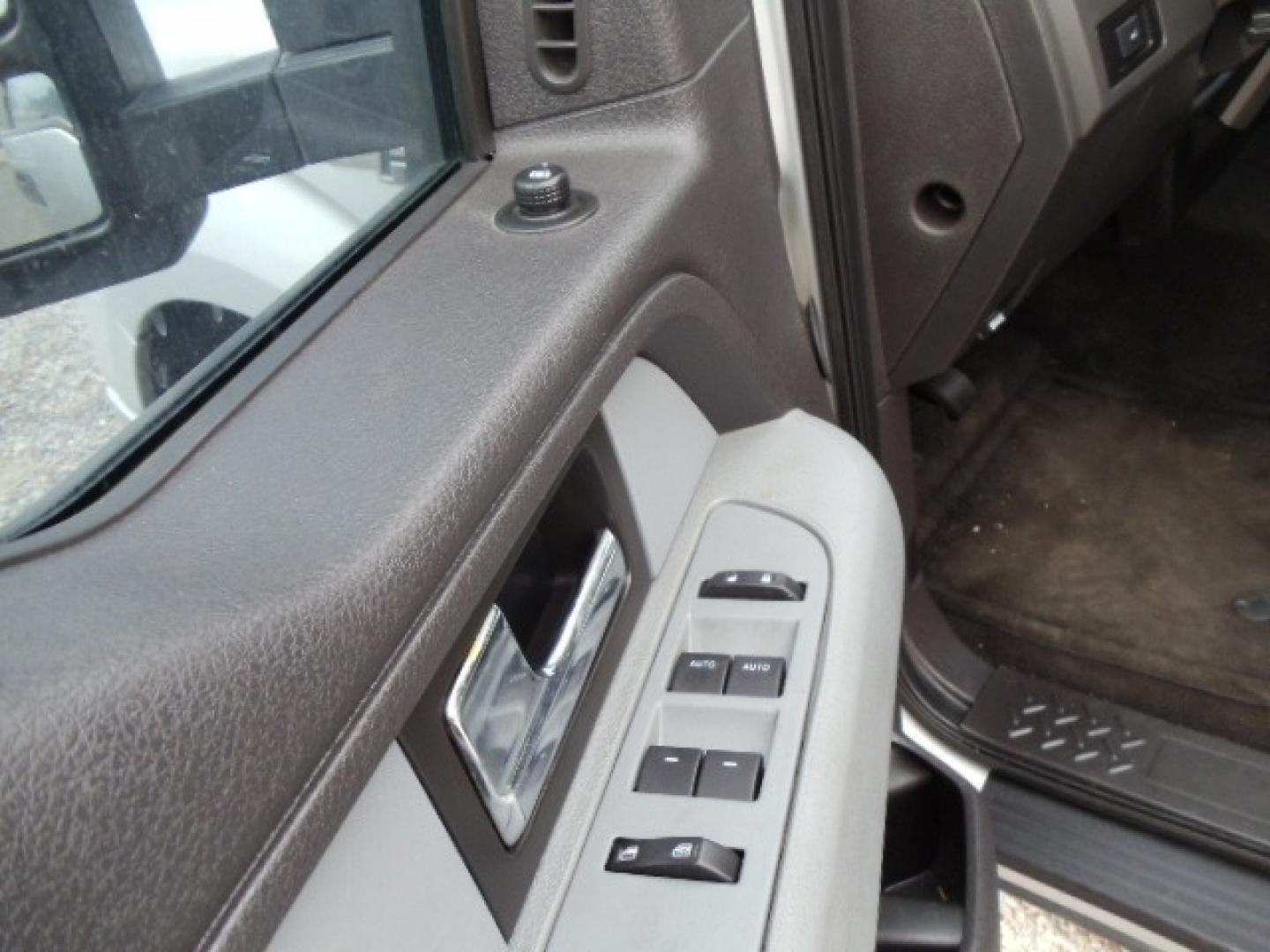 2013 Silver /Gray Ford F-150 XLT SuperCrew 4WD (1FTFW1EF3DK) with an 5.0L V8 engine, 6-Speed Automatic transmission, located at 5465 Highway 2 W., Columbia Falls, MT, 59912, (406) 892-4407, 48.352188, -114.240929 - Photo#17
