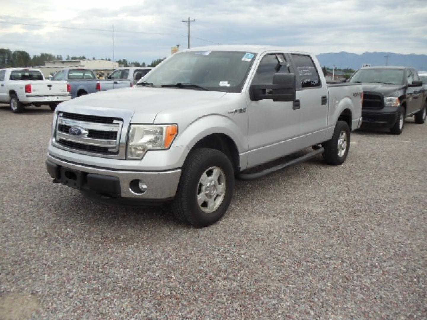 2013 Silver /Gray Ford F-150 XLT SuperCrew 4WD (1FTFW1EF3DK) with an 5.0L V8 engine, 6-Speed Automatic transmission, located at 5465 Highway 2 W., Columbia Falls, MT, 59912, (406) 892-4407, 48.352188, -114.240929 - Photo#2