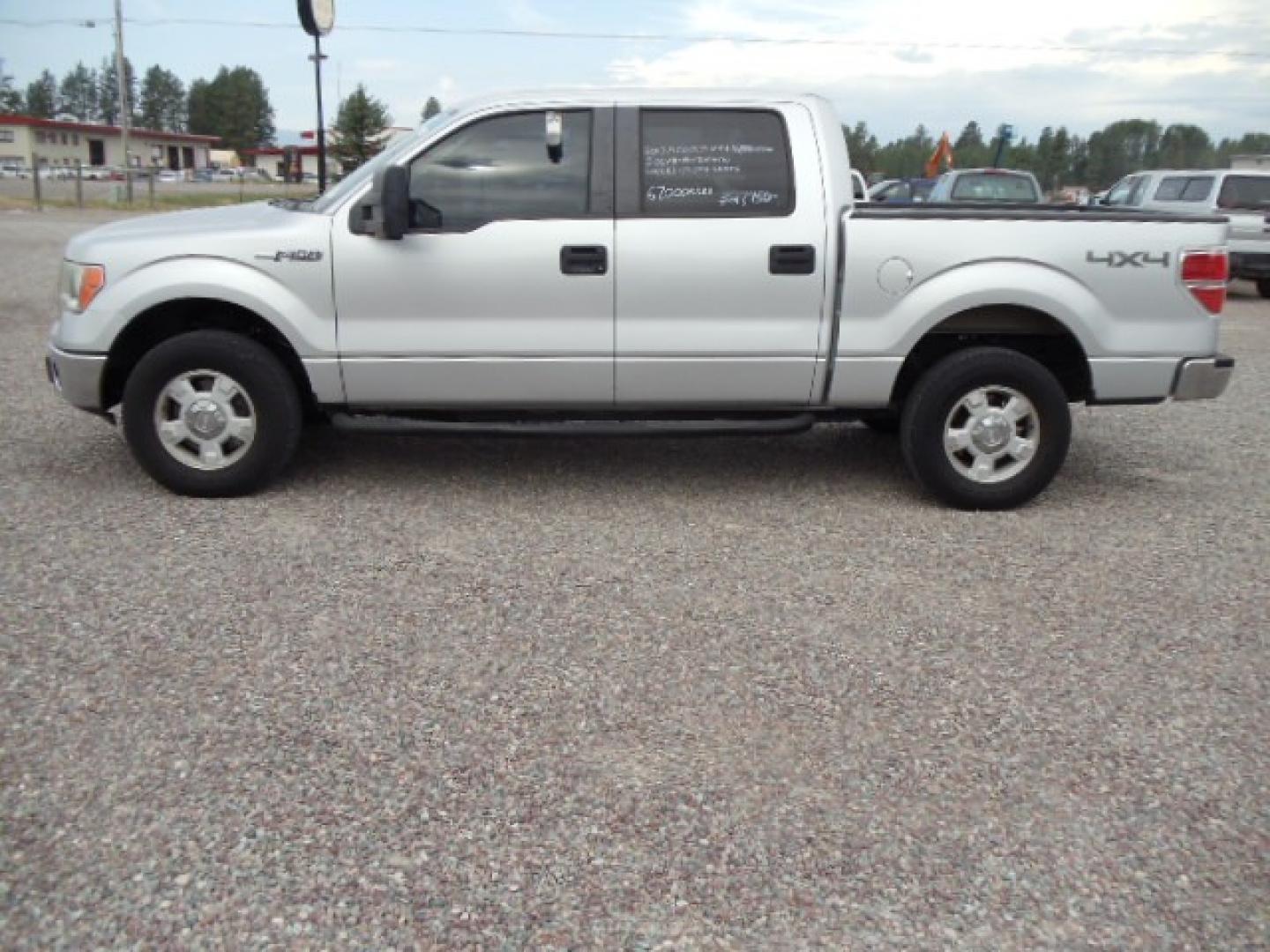 2013 Silver /Gray Ford F-150 XLT SuperCrew 4WD (1FTFW1EF3DK) with an 5.0L V8 engine, 6-Speed Automatic transmission, located at 5465 Highway 2 W., Columbia Falls, MT, 59912, (406) 892-4407, 48.352188, -114.240929 - Photo#3