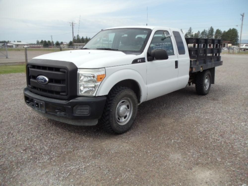 2011 White /Gray Ford F-350 SD XL (1FD8X3A60BE) with an 6.2L V8 OHV 16V engine, 6-Speed Automatic transmission, located at 5465 Highway 2 W., Columbia Falls, MT, 59912, (406) 892-4407, 48.352188, -114.240929 - Photo #2