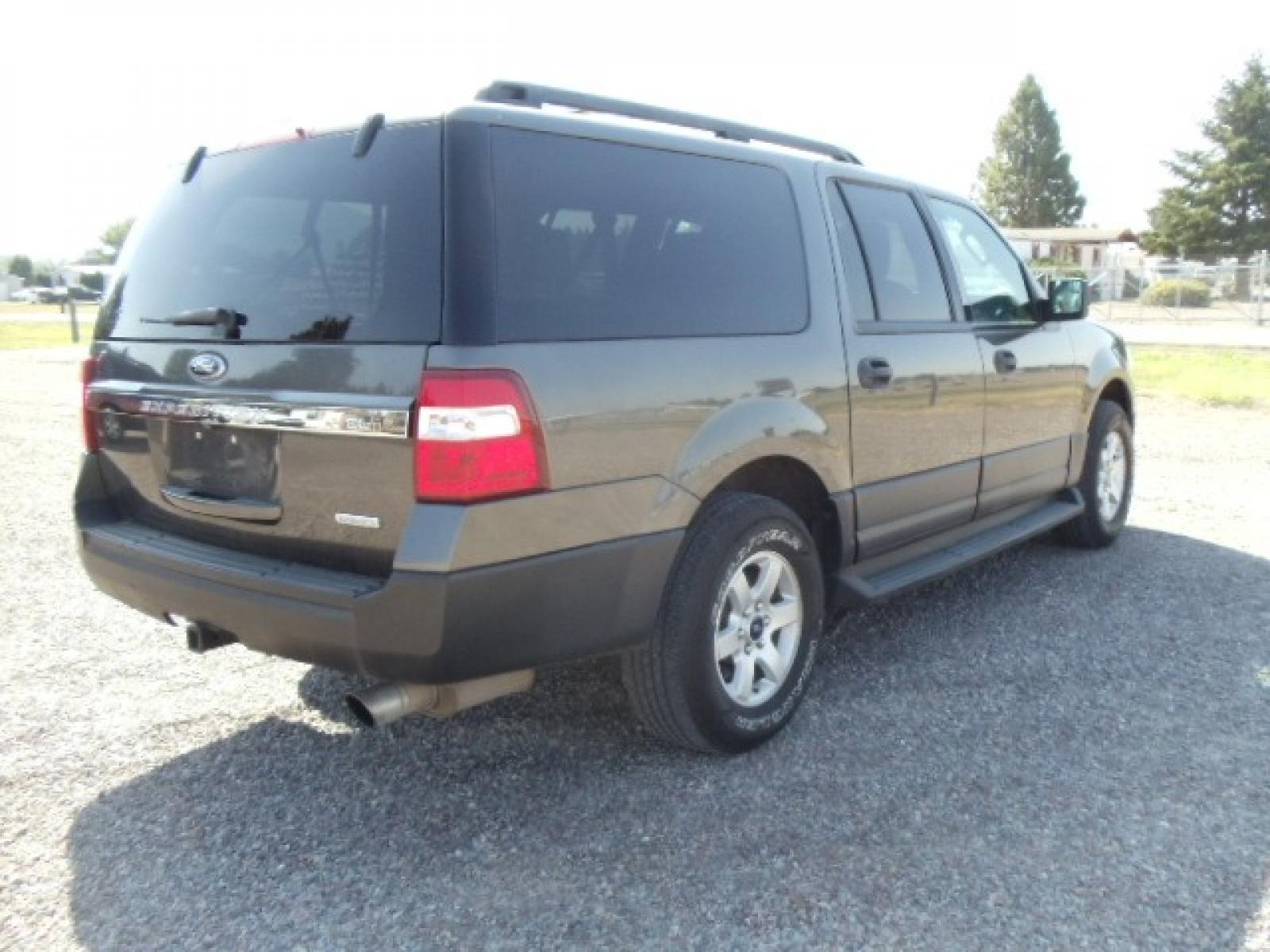 2016 Gray /Gray Ford Expedition EL XL 4WD (1FMJK1GT9GE) with an 3.5L V6 DOHC 24V FFV engine, Automatic transmission, located at 5465 Highway 2 W., Columbia Falls, MT, 59912, (406) 892-4407, 48.352188, -114.240929 - Photo #9