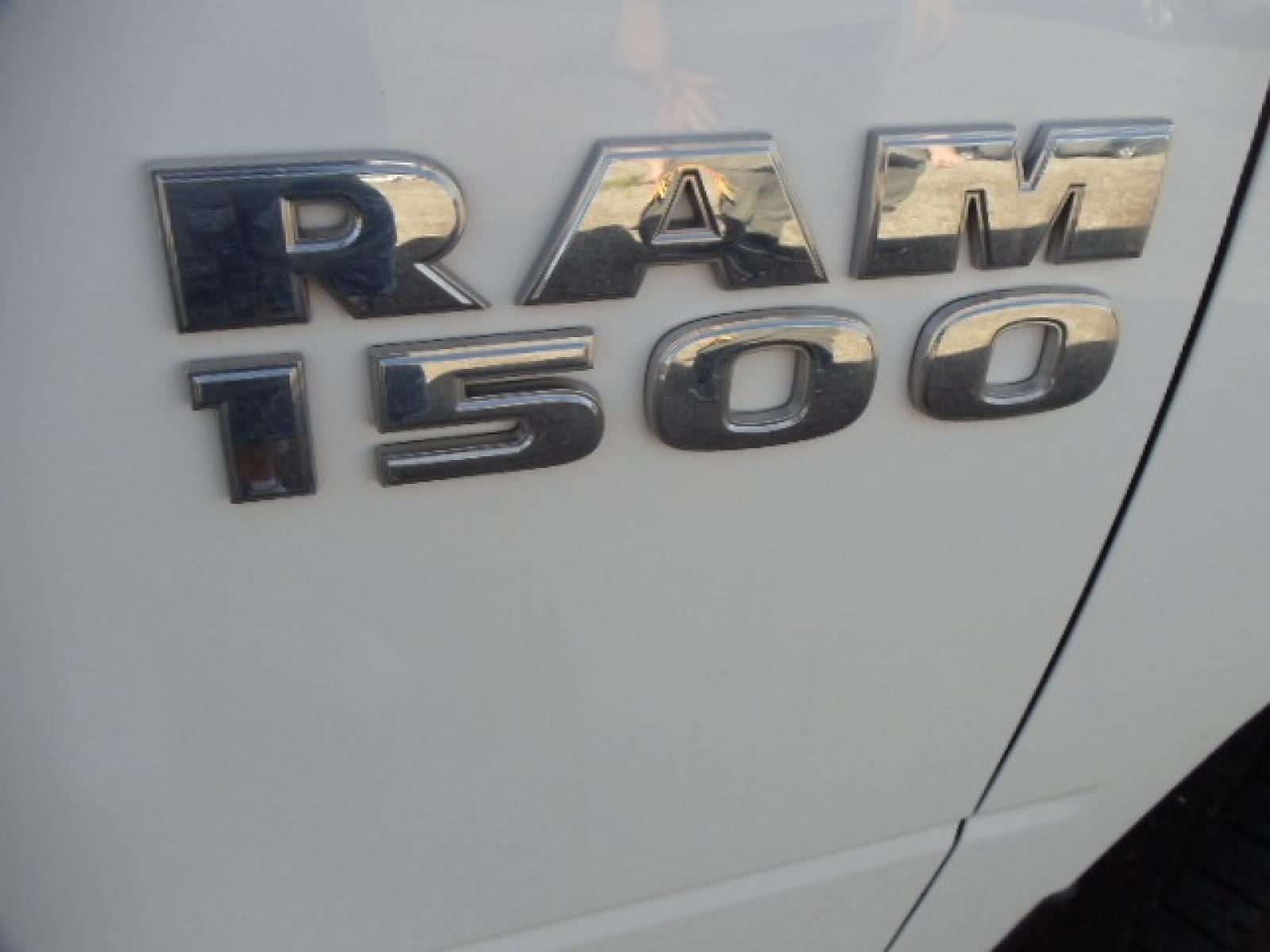 2018 White /Grey RAM 1500 Tradesman Quad Cab 4WD (1C6RR7FG1JS) with an 3.6L V6 DOHC 24V FFV engine, 8A transmission, located at 5465 Highway 2 W., Columbia Falls, MT, 59912, (406) 892-4407, 48.352188, -114.240929 - Photo #10