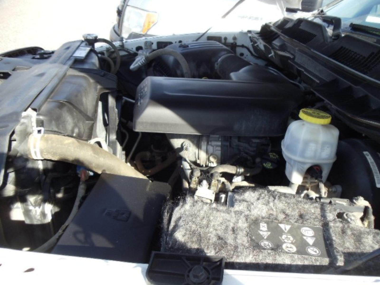 2018 White /Grey RAM 1500 Tradesman Quad Cab 4WD (1C6RR7FG1JS) with an 3.6L V6 DOHC 24V FFV engine, 8A transmission, located at 5465 Highway 2 W., Columbia Falls, MT, 59912, (406) 892-4407, 48.352188, -114.240929 - Photo #23