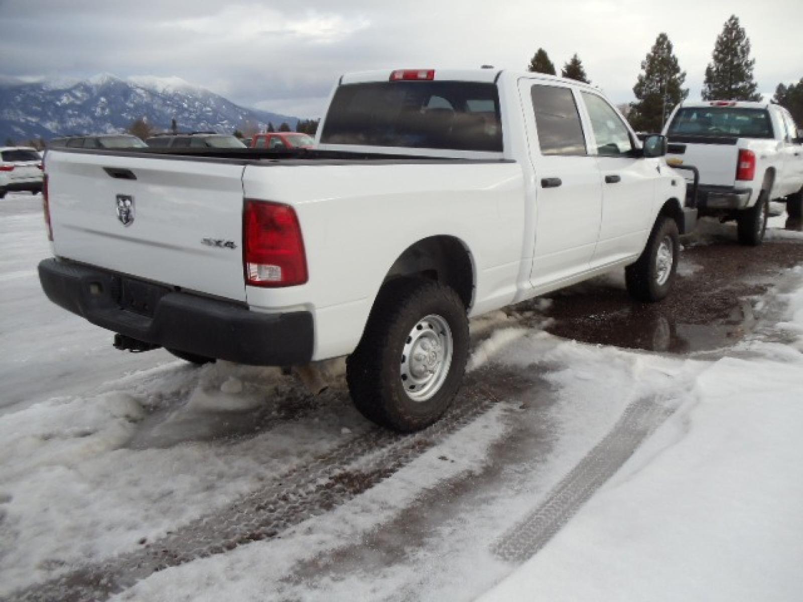 2010 White /Gray Dodge Ram 2500 ST (3D7TT2CT9AG) with an 5.7L V8 OHV 16V engine, Automatic transmission, located at 5465 Highway 2 W., Columbia Falls, MT, 59912, (406) 892-4407, 48.352188, -114.240929 - This truck was previously owned by the federal government so it has been well maintained and taken care of. The truck is very clean inside and out with great tires and low actual miles. This is the crew cab short box with the 5.7L HEMI gas motor. This vehicle has been mechanically inspected. The - Photo #8