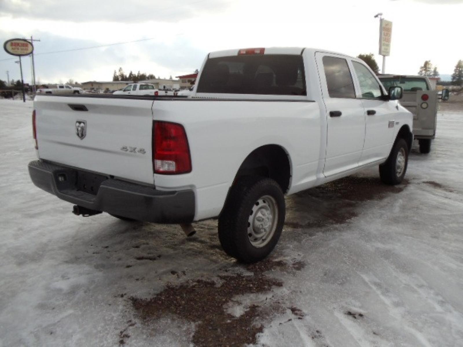 2011 Gray /Gray Dodge Ram 2500 ST Crew Cab 4WD (3D7TT2CT2BG) with an 5.7L V8 OHV 16V engine, Automatic transmission, located at 5465 Highway 2 W., Columbia Falls, MT, 59912, (406) 892-4407, 48.352188, -114.240929 - This truck was previously owned by the federal government so it has been well maintained and taken care of. This truck is very clean inside and out with good tires and low actual miles. This is the crew cab short box with the 5.7L HEMI V8 gas motor. - Photo #8