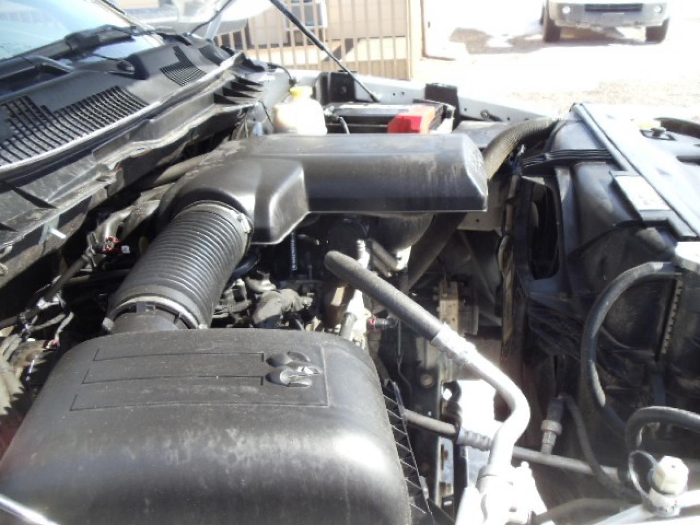 2016 White /Gray RAM 1500 Tradesman Quad Cab 4WD (1C6RR7FG7GS) with an 3.6L V6 DOHC 24V FFV engine, 6A transmission, located at 5465 Highway 2 W., Columbia Falls, MT, 59912, (406) 892-4407, 48.352188, -114.240929 - Photo#20