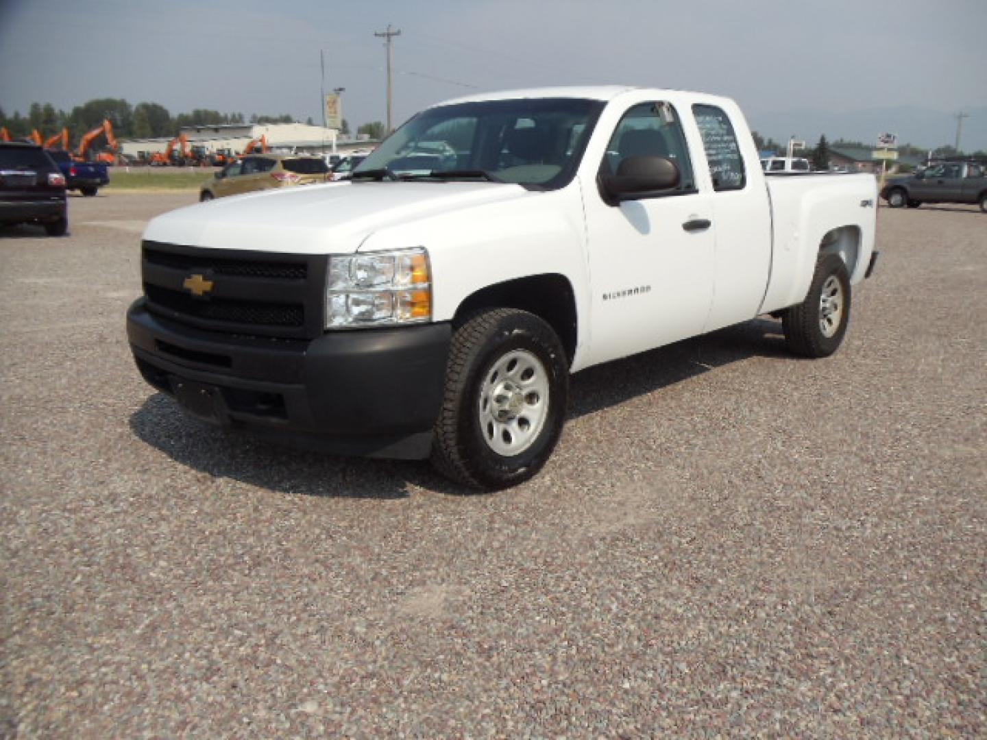2013 White /Gray Chevrolet Silverado 1500 Work Truck Ext. Cab 4WD (1GCRKPE77DZ) with an 5.3L V8 OHV 16V FFV engine, Automatic transmission, located at 5465 Highway 2 W., Columbia Falls, MT, 59912, (406) 892-4407, 48.352188, -114.240929 - Photo#2