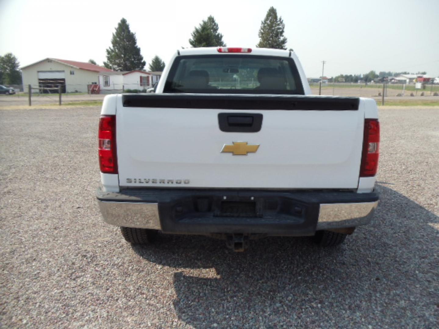2013 White /Gray Chevrolet Silverado 1500 Work Truck Ext. Cab 4WD (1GCRKPE77DZ) with an 5.3L V8 OHV 16V FFV engine, Automatic transmission, located at 5465 Highway 2 W., Columbia Falls, MT, 59912, (406) 892-4407, 48.352188, -114.240929 - Photo#3
