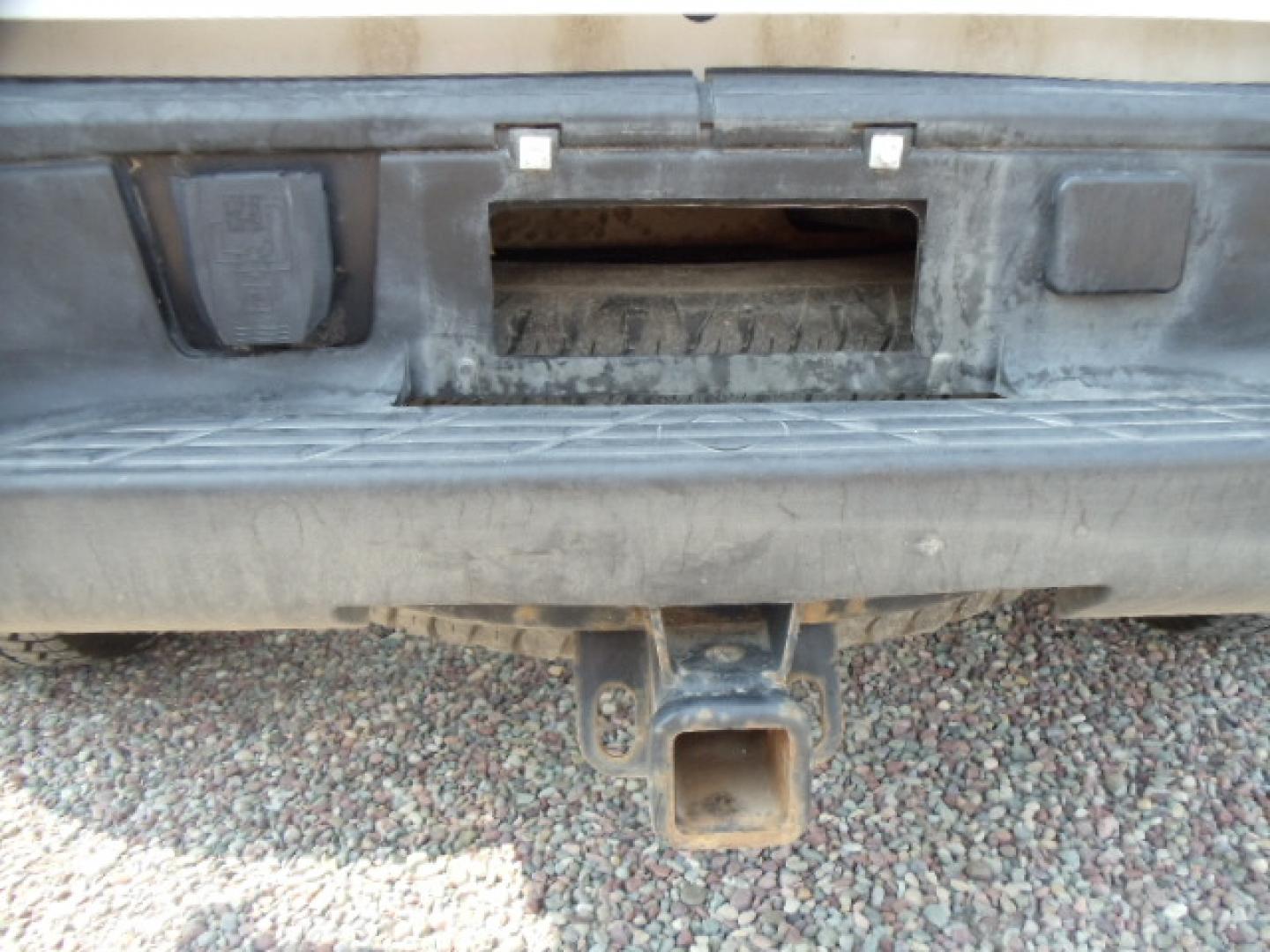 2013 White /Gray Chevrolet Silverado 1500 Work Truck Ext. Cab 4WD (1GCRKPE77DZ) with an 5.3L V8 OHV 16V FFV engine, Automatic transmission, located at 5465 Highway 2 W., Columbia Falls, MT, 59912, (406) 892-4407, 48.352188, -114.240929 - Photo#6
