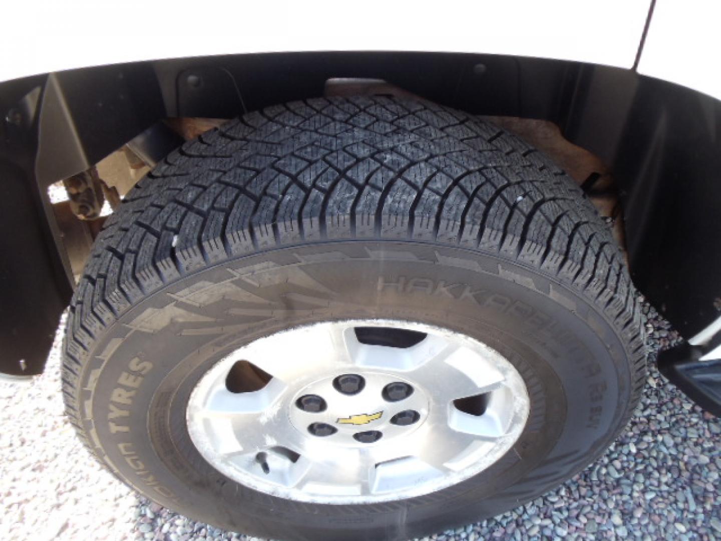 2009 Chevrolet Tahoe LS (1GNFK13069R) with an 5.3L V8 OHV 16V FFV engine, 6-Speed Automatic transmission, located at 5465 Highway 2 W., Columbia Falls, MT, 59912, (406) 892-4407, 48.352188, -114.240929 - Photo#12