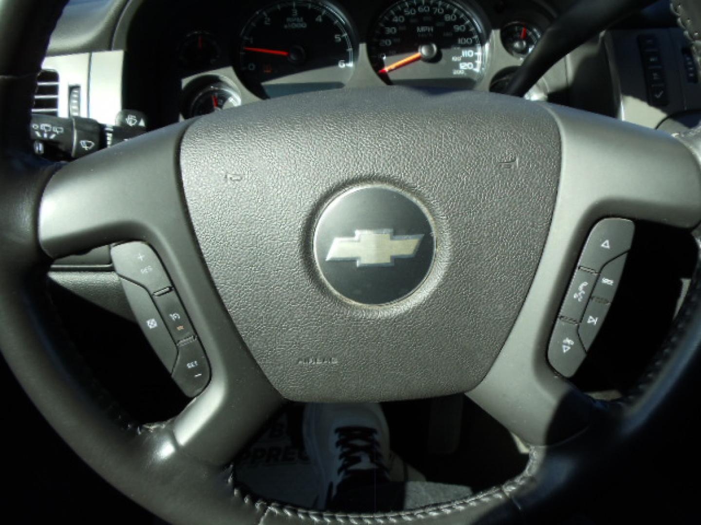 2009 Chevrolet Tahoe LS (1GNFK13069R) with an 5.3L V8 OHV 16V FFV engine, 6-Speed Automatic transmission, located at 5465 Highway 2 W., Columbia Falls, MT, 59912, (406) 892-4407, 48.352188, -114.240929 - Photo#18