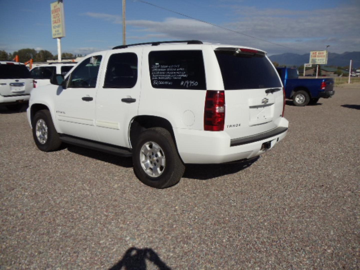 2009 Chevrolet Tahoe LS (1GNFK13069R) with an 5.3L V8 OHV 16V FFV engine, 6-Speed Automatic transmission, located at 5465 Highway 2 W., Columbia Falls, MT, 59912, (406) 892-4407, 48.352188, -114.240929 - Photo#7