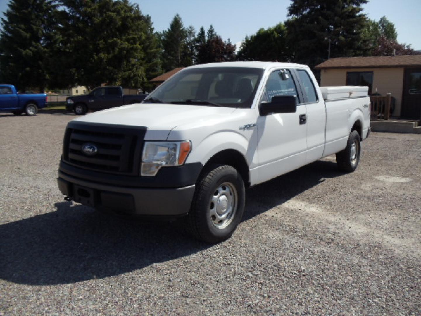 2012 White /Gray Ford F-150 XL (1FTFX1EF6CK) with an 5.0L V8 engine, 6-Speed Automatic transmission, located at 5465 Highway 2 W., Columbia Falls, MT, 59912, (406) 892-4407, 48.352188, -114.240929 - Photo#2