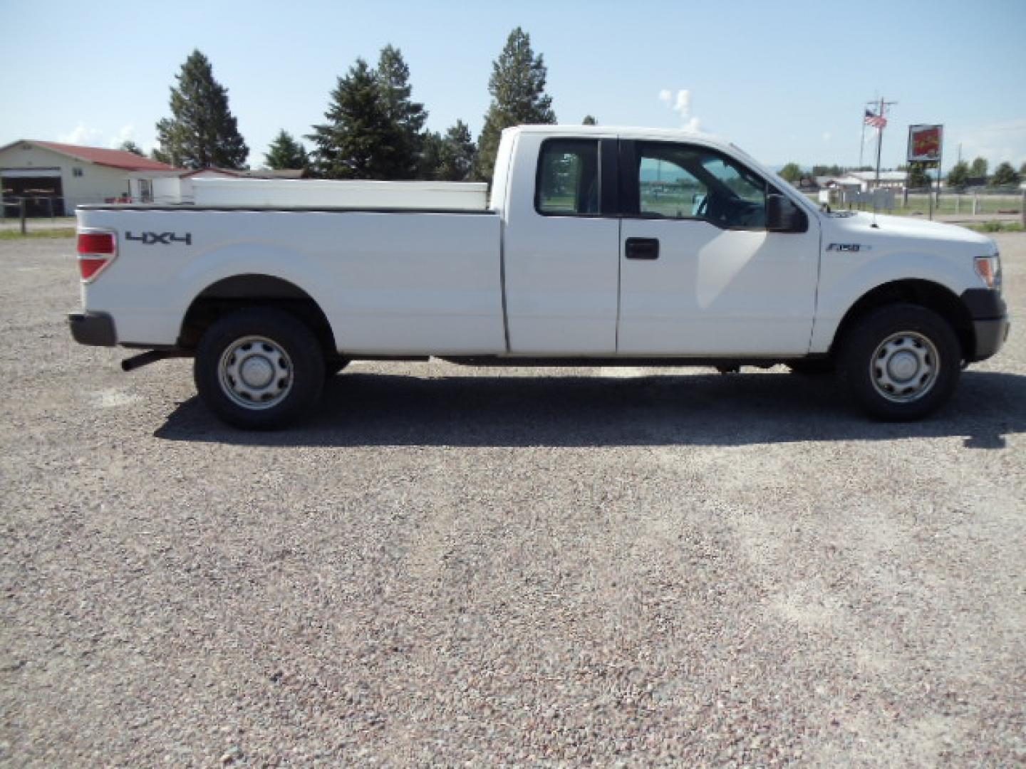 2012 White /Gray Ford F-150 XL (1FTFX1EF6CK) with an 5.0L V8 engine, 6-Speed Automatic transmission, located at 5465 Highway 2 W., Columbia Falls, MT, 59912, (406) 892-4407, 48.352188, -114.240929 - Photo#8