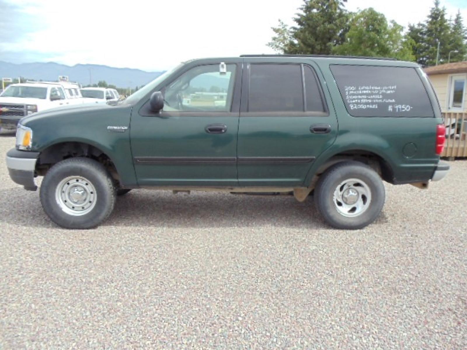 2001 Green /Silver Ford Expedition XL (1FMPU16L51L) with an 5.4LV8 engine, 4-speed electronically-controlled automatic transmission w/OD transmission, located at 5465 Highway 2 W., Columbia Falls, MT, 59912, (406) 892-4407, 48.352188, -114.240929 - 5.4LV8,Automatic,6 Passenger, Loaded, Power Seat Drivers - Photo #3