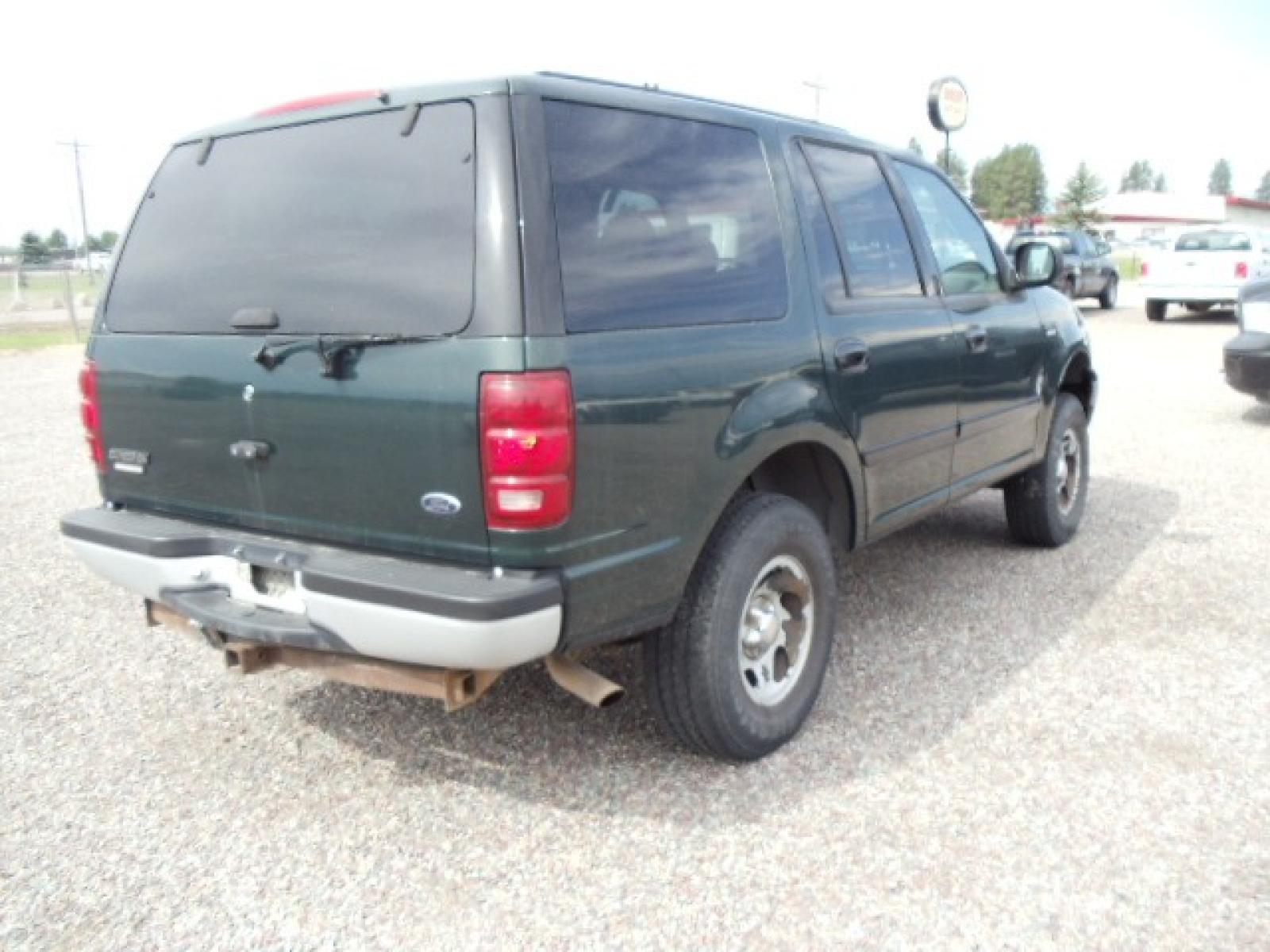 2001 Green /Silver Ford Expedition XL (1FMPU16L51L) with an 5.4LV8 engine, 4-speed electronically-controlled automatic transmission w/OD transmission, located at 5465 Highway 2 W., Columbia Falls, MT, 59912, (406) 892-4407, 48.352188, -114.240929 - 5.4LV8,Automatic,6 Passenger, Loaded, Power Seat Drivers - Photo #6